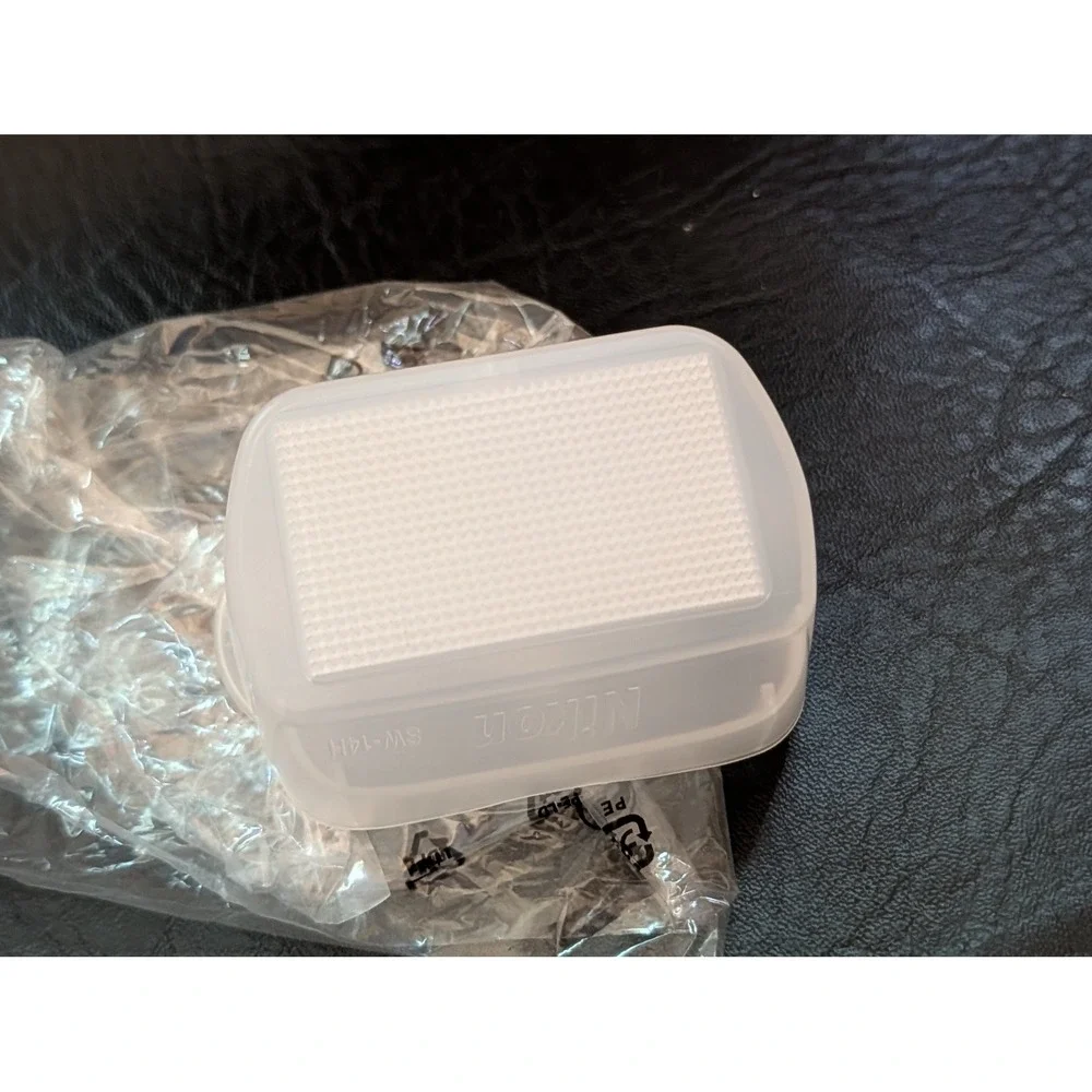 Nikon SW-14H Diffusion Dome Speedlight SB-700 Flash Diffuser White OEM NEW